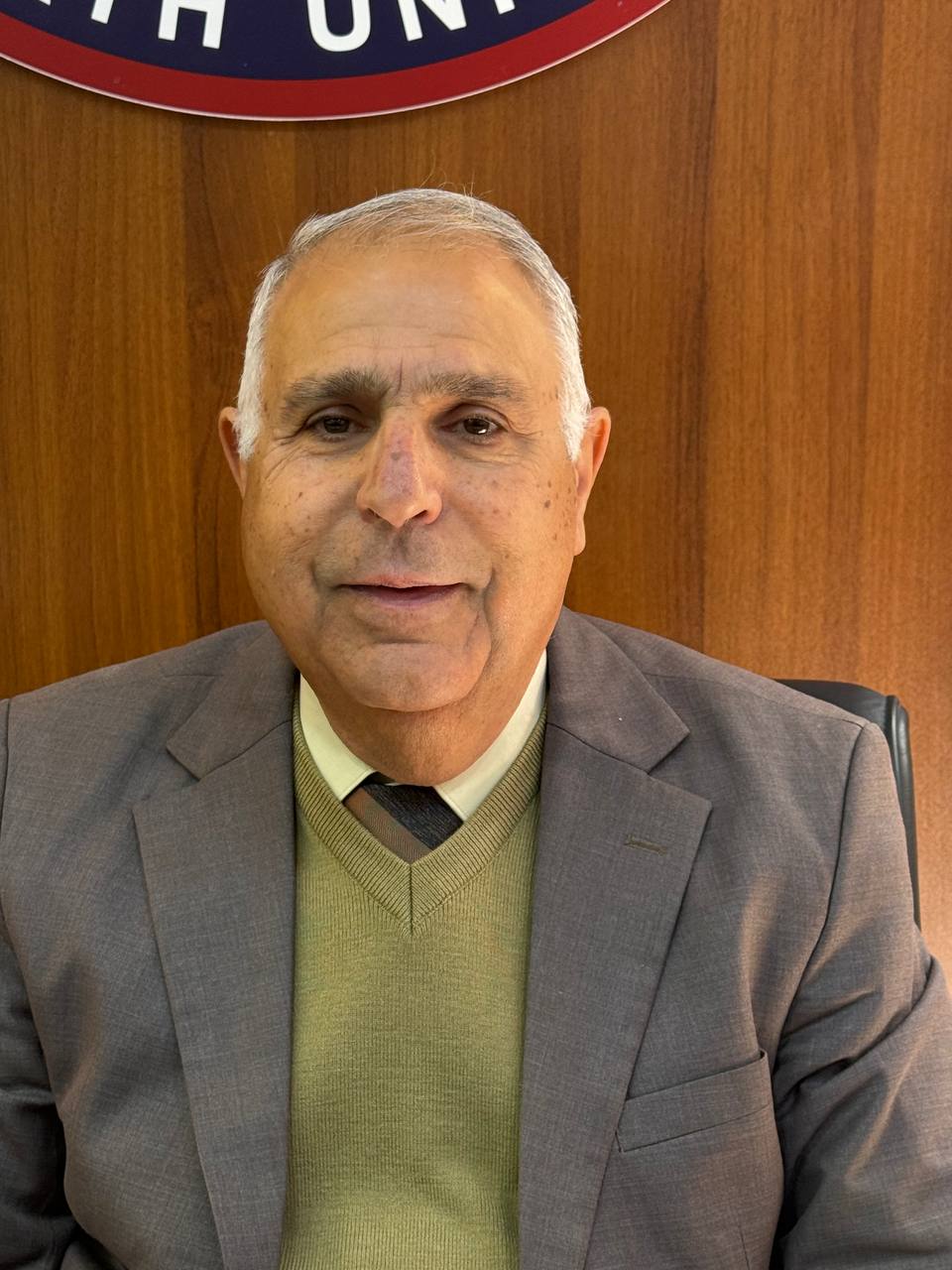 عميد كلية الإدارة والاقتصاد
